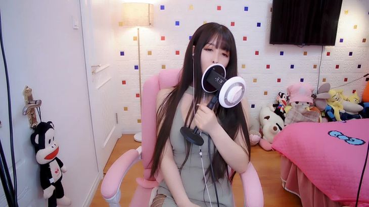 [娜娜]ASMR舔耳福利 1