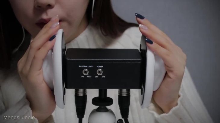 양쪽-귀를-간지럽히는-이어블로잉과-귀-마사지-ASMR